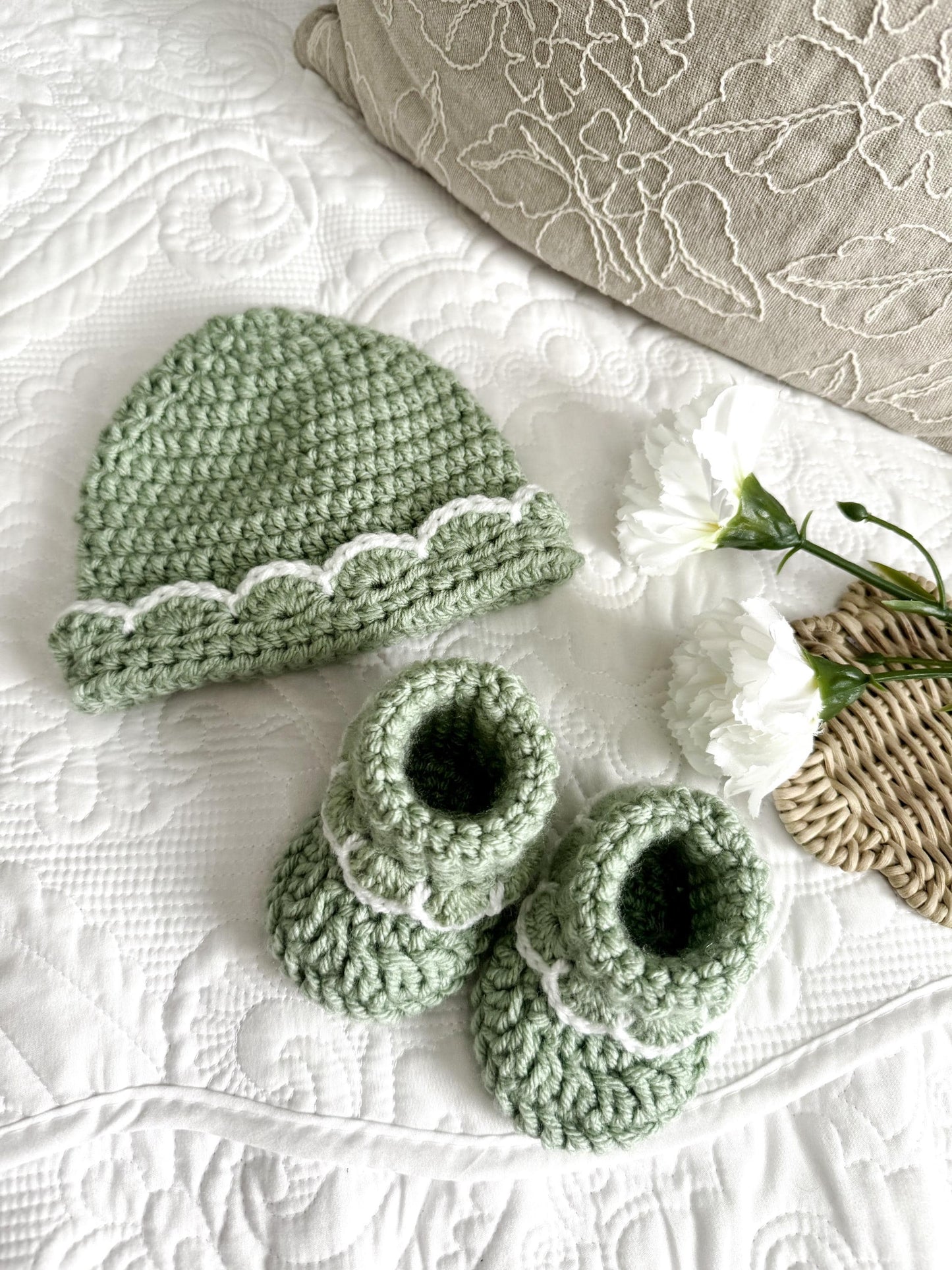 Scallop Booties & Hat Baby Bundle