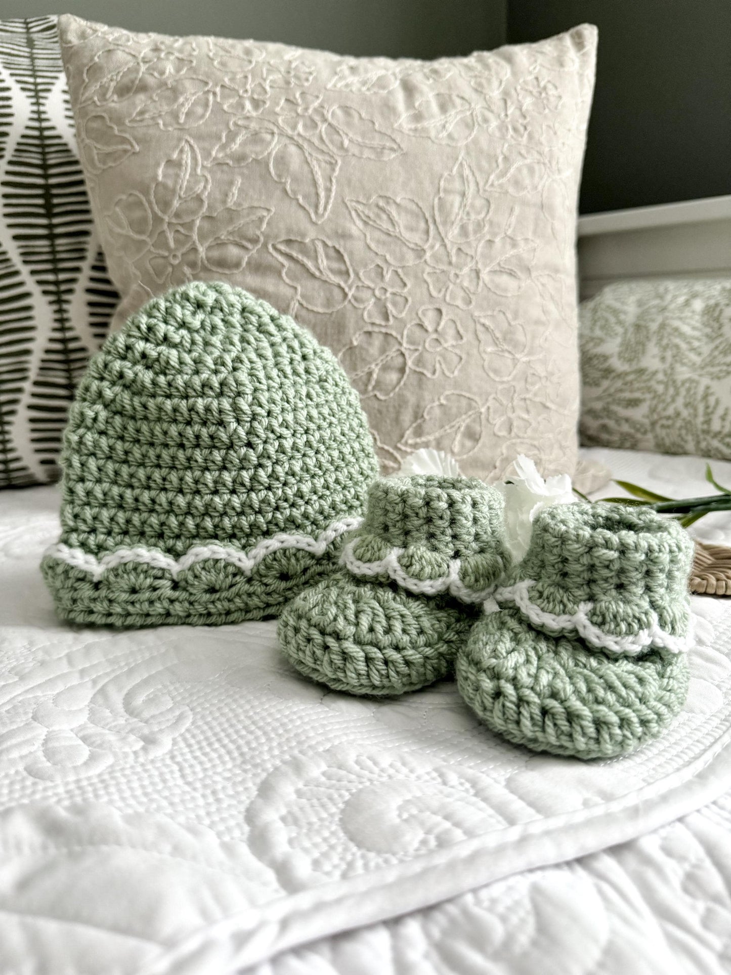 Scallop Booties & Hat Baby Bundle