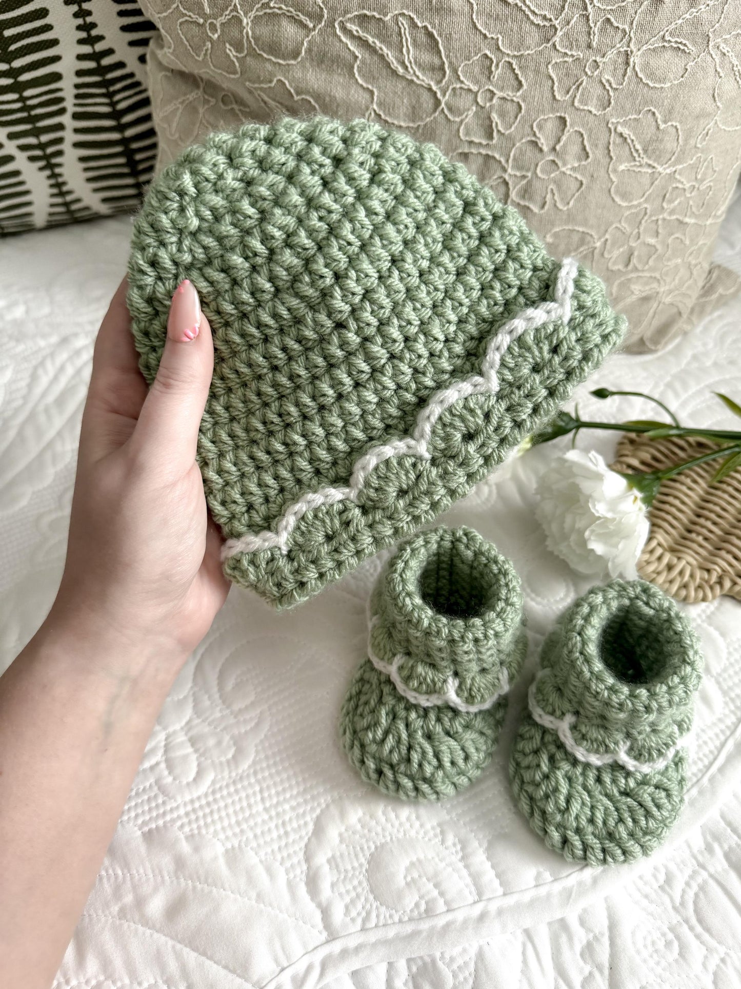 Scallop Booties & Hat Baby Bundle
