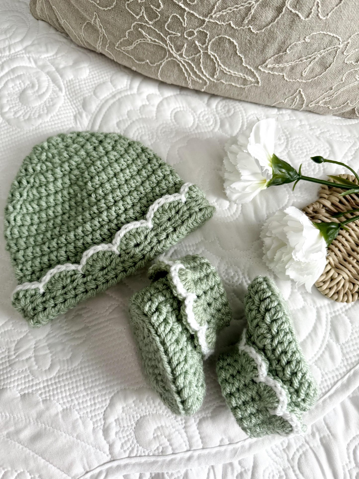 Scallop Booties & Hat Baby Bundle